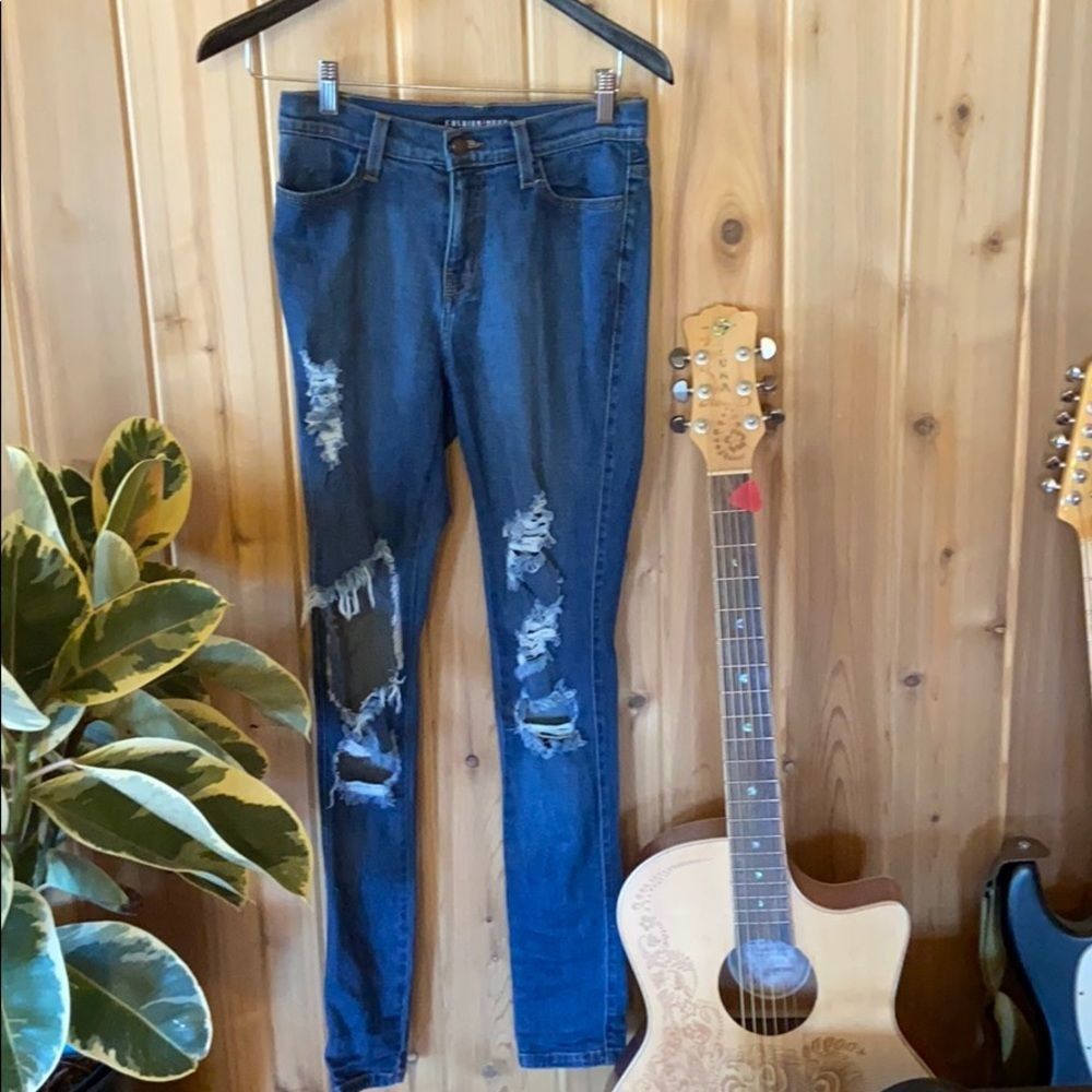 *free with purchase* Destroyed Fashion Nova jeans